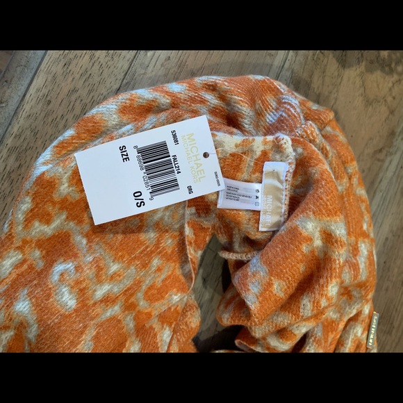 Michael Kors Scarf - Picture 4 of 4